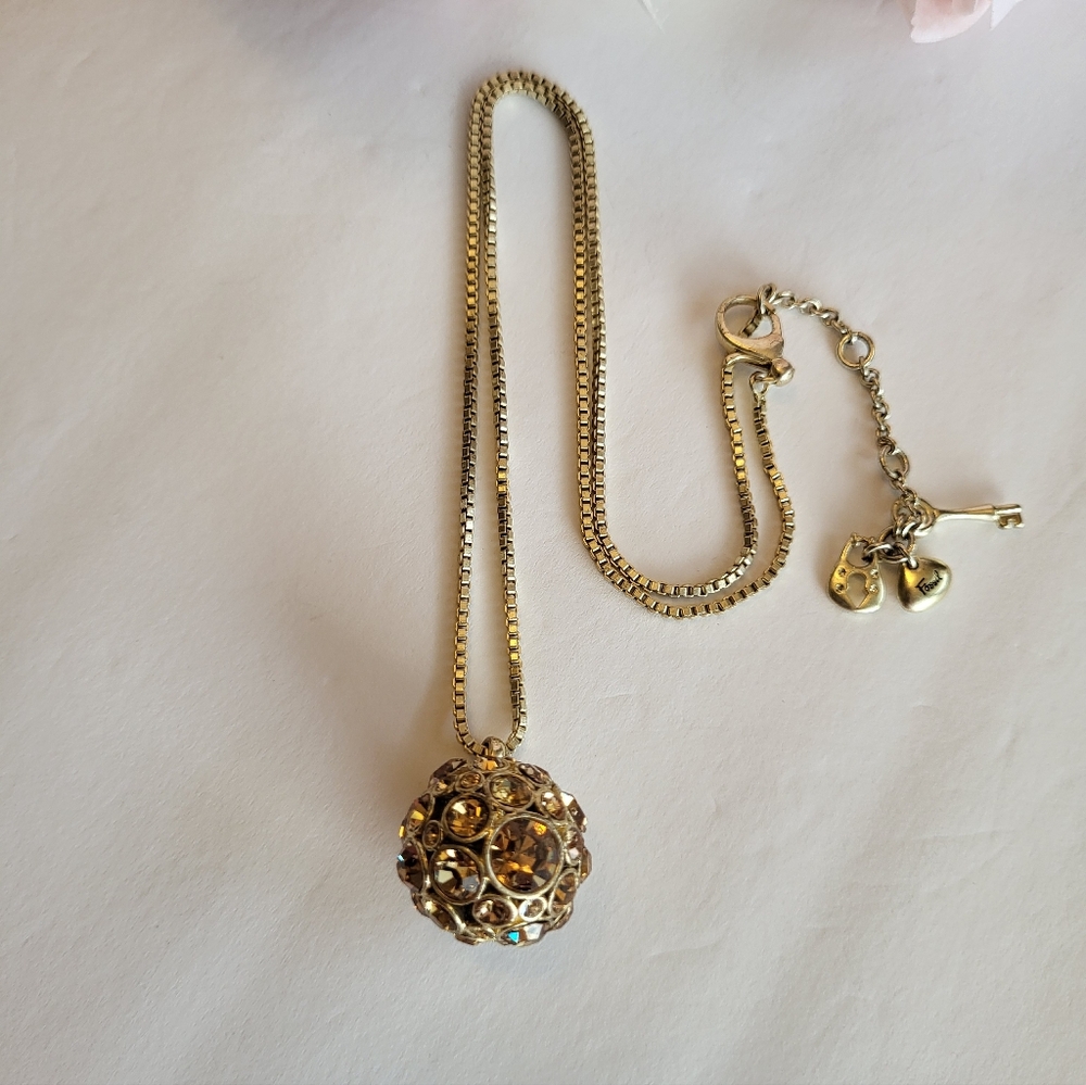 Fossil Jewelry Round Drop Crystal Pendant Necklace Charm Keytag Goldtone 18" - Picture 2 of 11